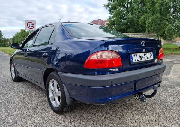 Toyota Avensis cena 8700 przebieg: 272000, rok produkcji 2002 z Krobia małe 121